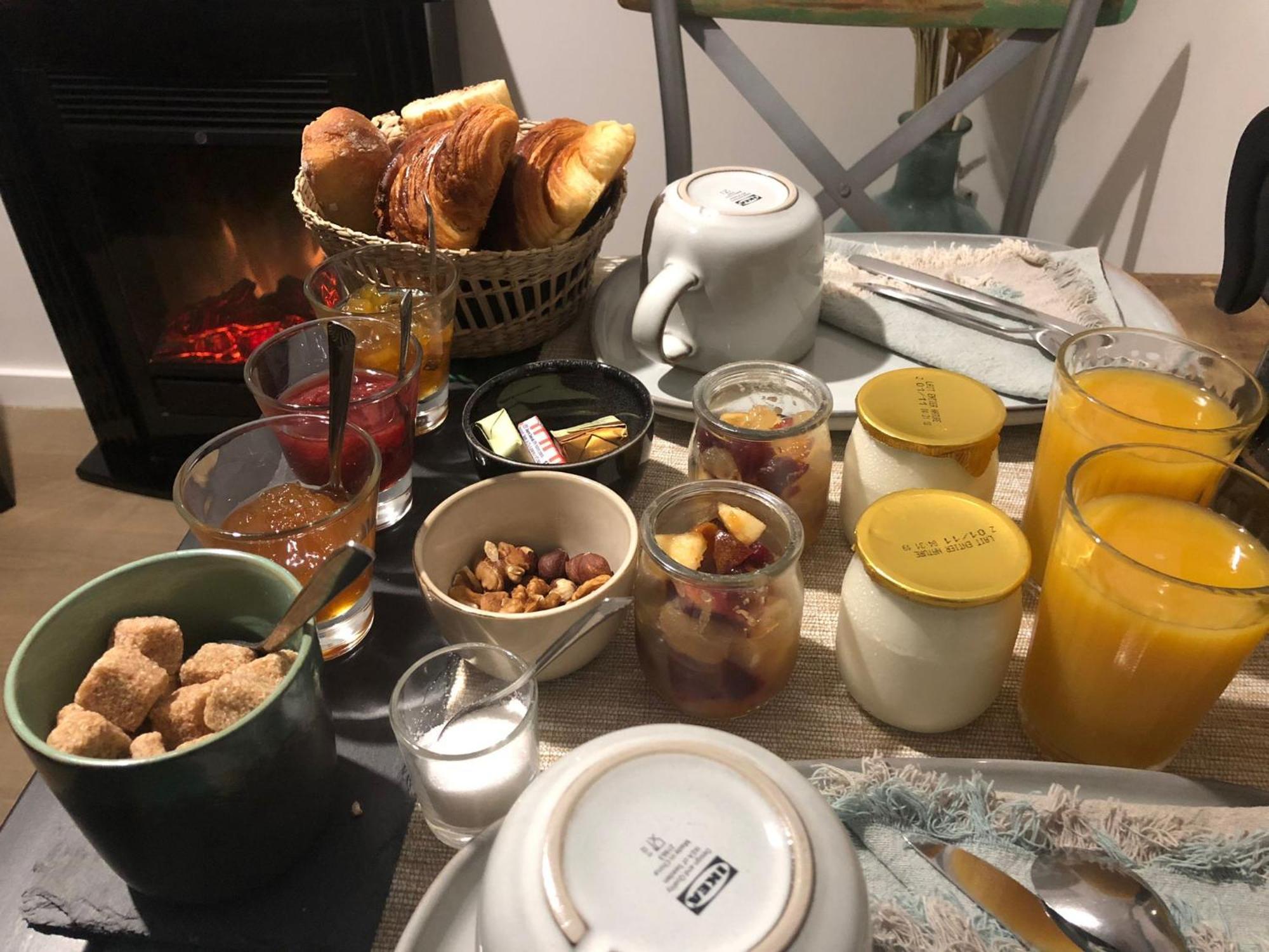 La Pause Bed and Breakfast Surville  Eksteriør billede